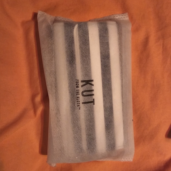 KUT FROM THE KLOTH WALLET - Picture 3 of 4
